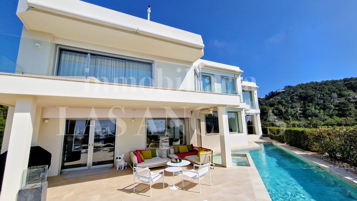 Ibiza Talamanca - Elegante Villa mit moderner Architektur und Meerblick in exklusiver Lage im Verkauf