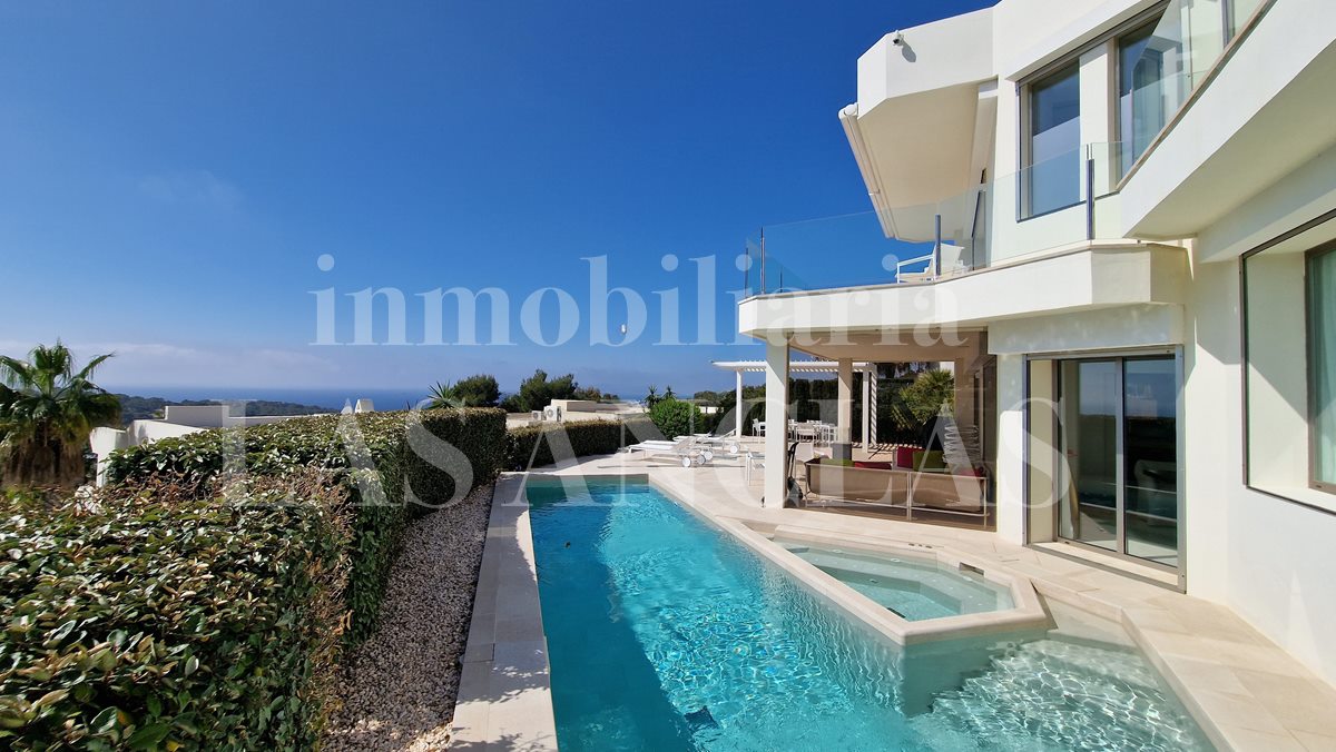 Ibiza Talamanca - Exceptionally luxurious villa with many extras and awesome sea views for sale