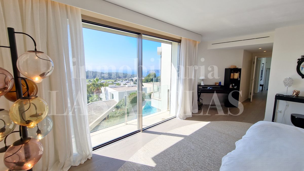 Ibiza Talamanca - Elegante Villa in moderner Architektur mit Meerblick in sehr begehrter Lage im Verkauf
