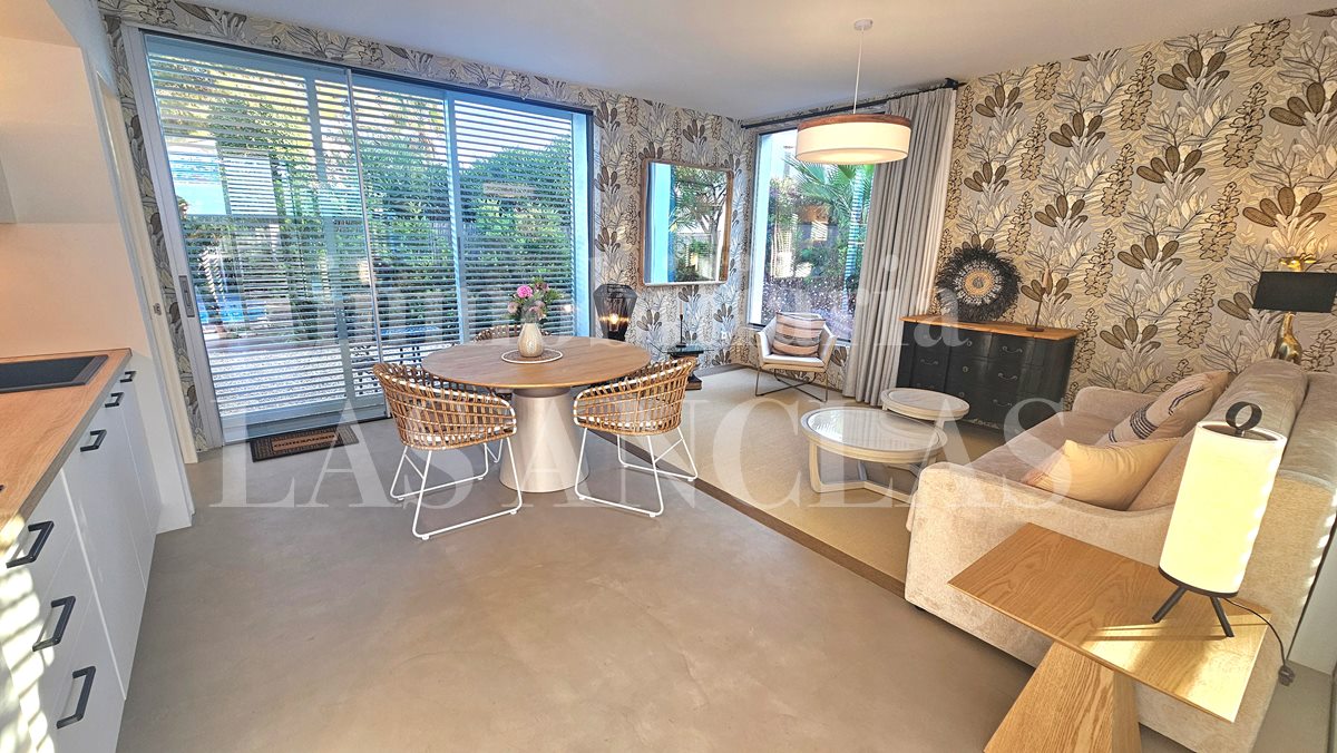 Ibiza Cala Llenya - Bright and elegant villa with guest house within walking distance of the beach te koop