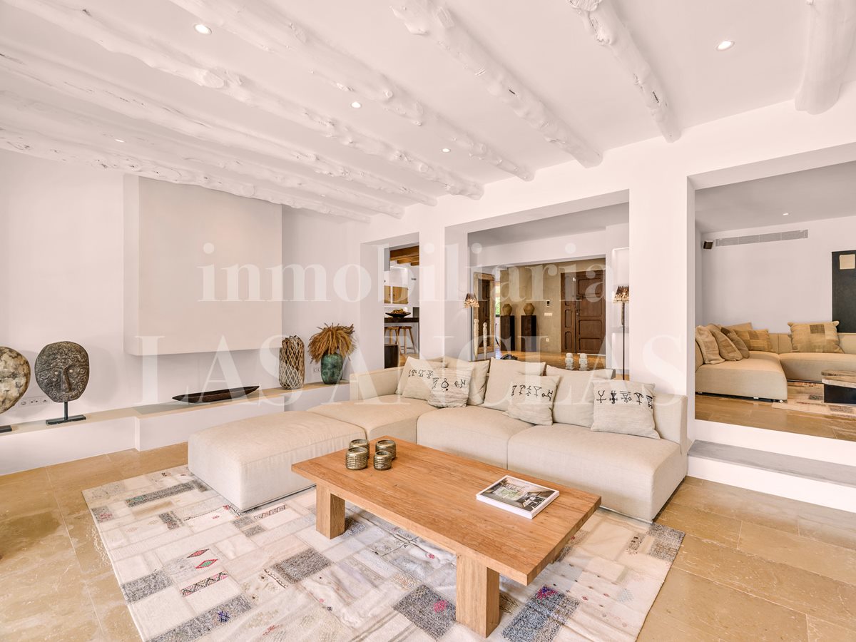 Ibiza San José - Majestic Ibizan-style country house with a tourist licence for 12 people for sale