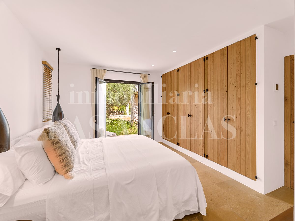 Ibiza San José - Majestic Ibizan-style country house with a tourist licence for 12 people for sale