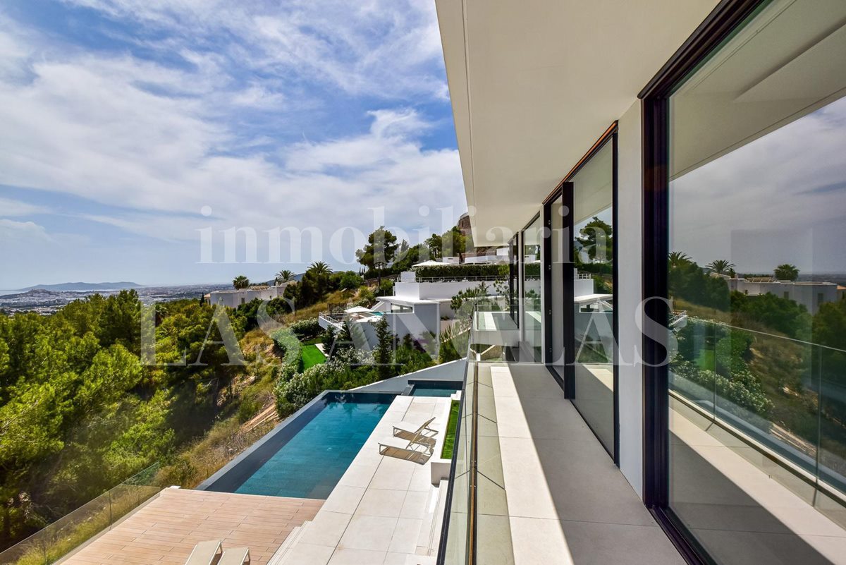 Ibiza Jesús - Impresionante villa de lujo de 1.000 m² con acabados de alta calidad y vistas al mar en venta