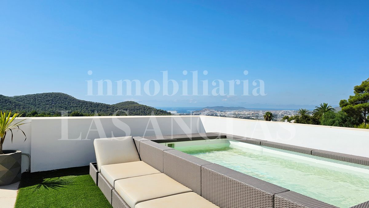 Ibiza Jesús - Refined contemporary villa featuring high-end finishes and views to the sea and Dalt Vila for sale