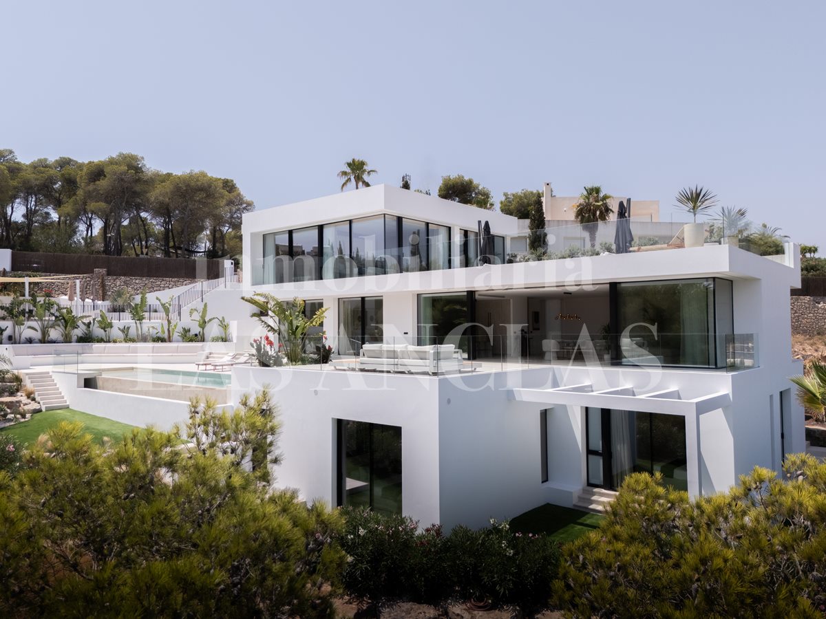 Ibiza Santa Eulalia - Villa a estrenar con detalles de lujo, amplias terrazas y vistas abiertas en venta