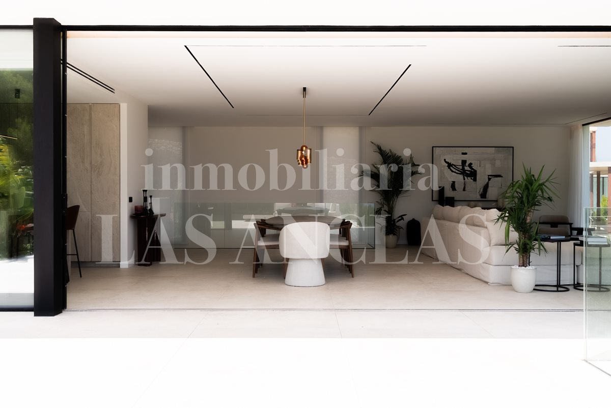 villa de lujo de obra nueva en Santa Eulalia Ibiza en venta