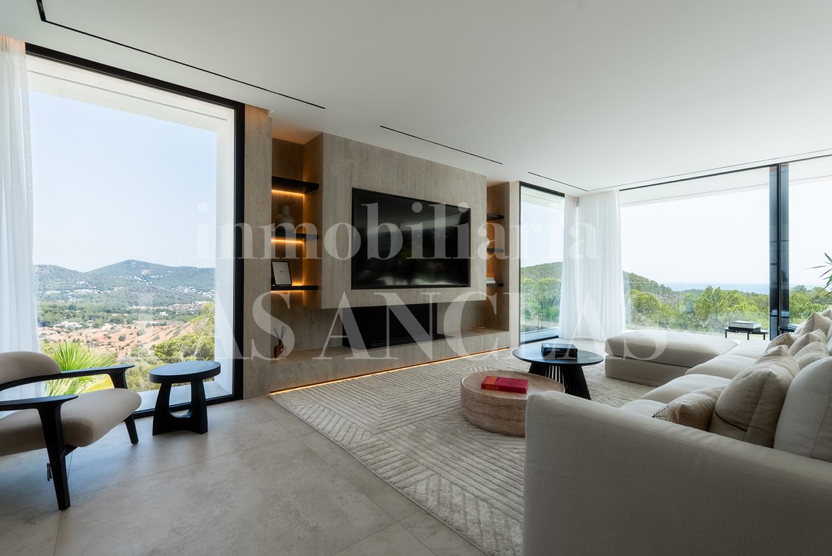 Ibiza Santa Eulalia - Großzügige Neubauvilla mit Weitblick über die Landschaft bis zum Meer im Verkauf