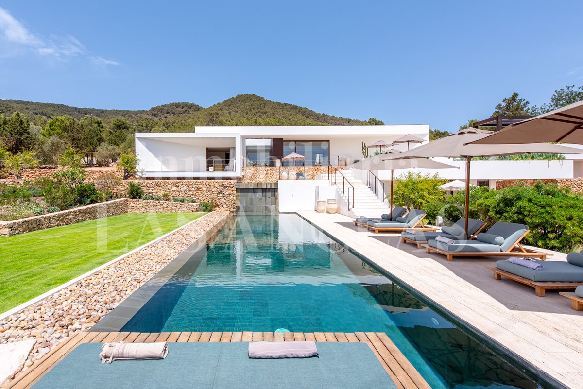 Ibiza Es Cubells - Sofisticada villa moderna con 2 piscinas y casa de invitados en zona muy cotizada en venta