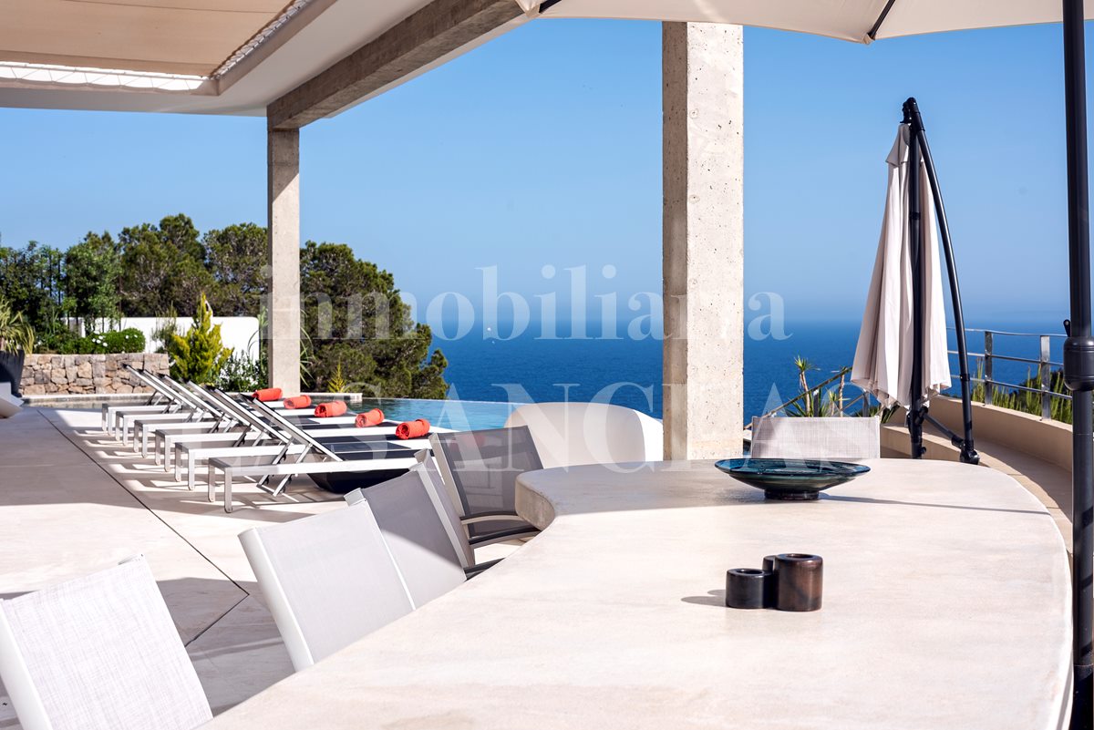 Luxusvilla in Talamanca Ibiza im Verkauf