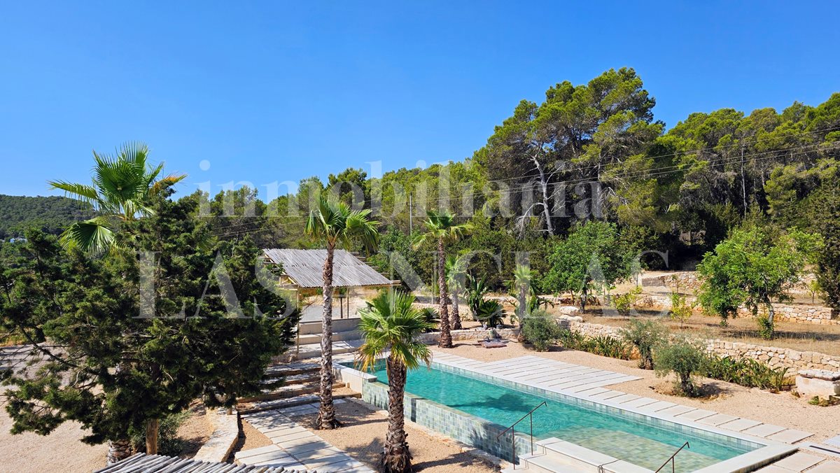 Neubau-Luxusvilla in San Carlos Ibiza im Verkauf
