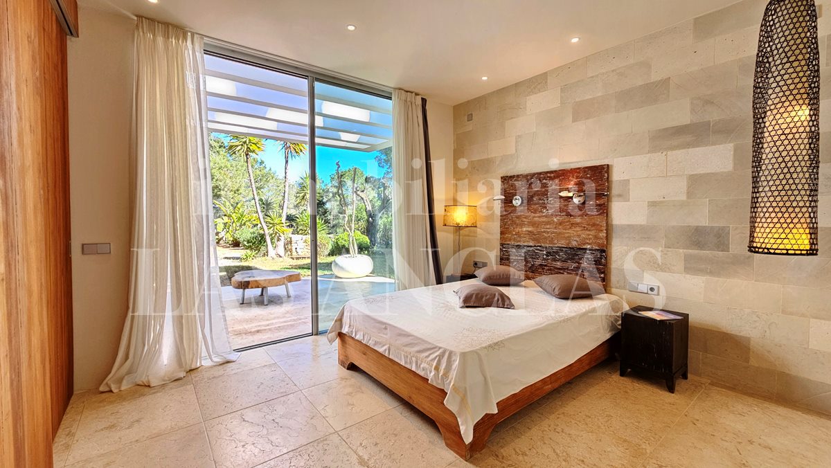 Ibiza San José - Sehr exklusive minimalistische Villa mit Touristenlizenz und Meerblick in absoluter Privatsphäre im Verkauf
