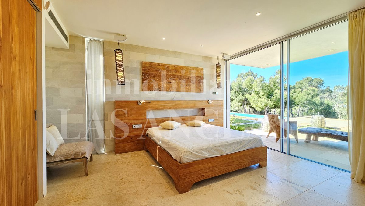 Ibiza San José - Very exclusive minimalist villa with rental license and sea view in total privacy for sale