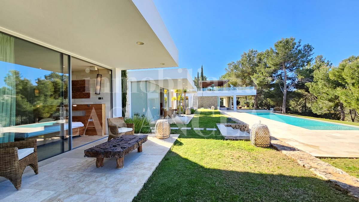 Ibiza San José - Sehr exklusive minimalistische Villa mit Touristenlizenz und Meerblick in absoluter Privatsphäre im Verkauf