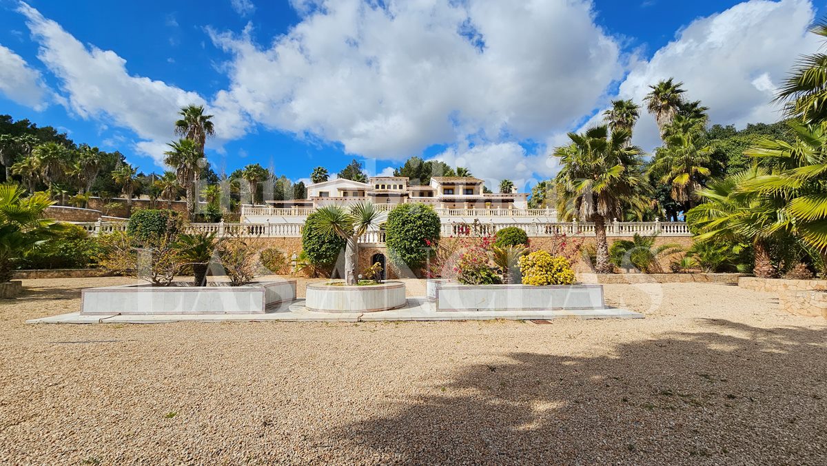 mansion in San Rafael Ibiza for sale