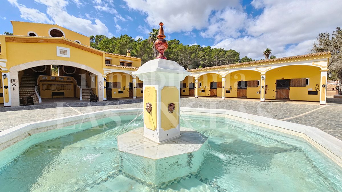 Ibiza San Rafael - Spektakuläres Anwesen im andalusischen Stil mit 5000m² bebauter Fläche im Verkauf