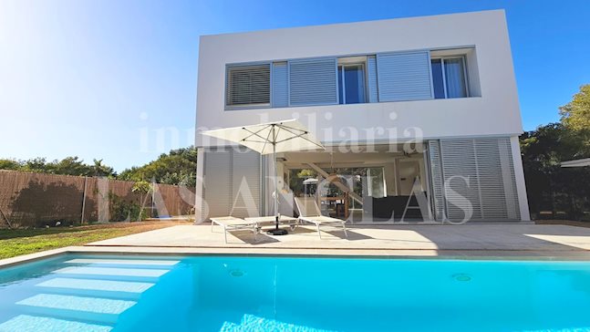 Ibiza San Carlos - Modern, lättskött villa med gästhus inom gångavstånd från stranden att köpa