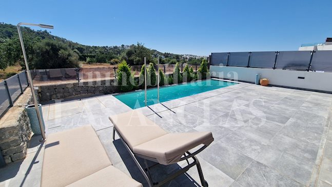 Ibiza Talamanca - Modern lägenhet på bottenvåningen med privat pool i ett mycket eftertraktat område till salu