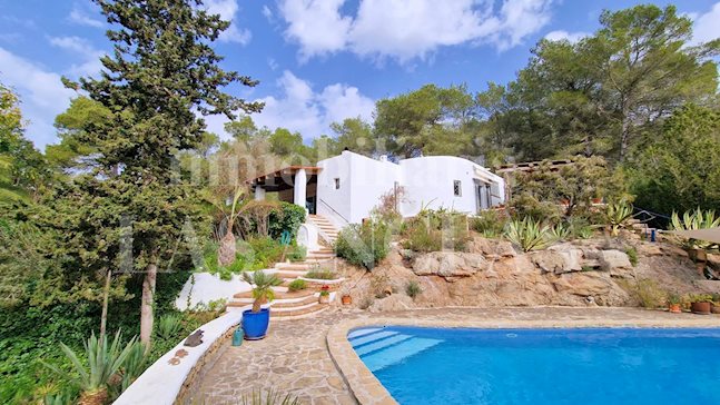 Ibiza Santa Gertrudis - Cosy country house with beautiful exterior area and lots of privacy for sale