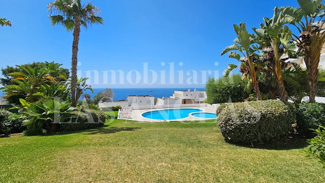 Ibiza near golf course - Flat to renovate with south-facing terrace overlooking the sea and Formentera to buy