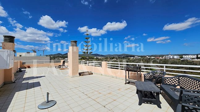 Ibiza Jesús - Sonniges Penthouse mit großer privater Sonnenterrasse und Tiefgaragenstellplatz kaufen