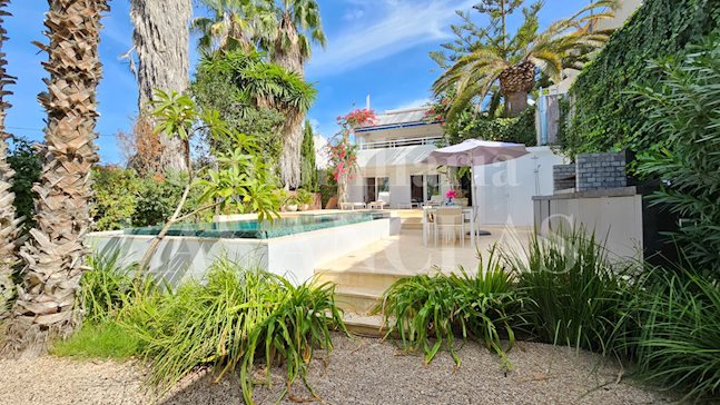 Ibiza Talamanca - Renovated Mediterranean style house with sea views for sale