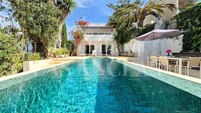 Ibiza Talamanca - Attractive renovated house in splendid location and wonderful views for sale