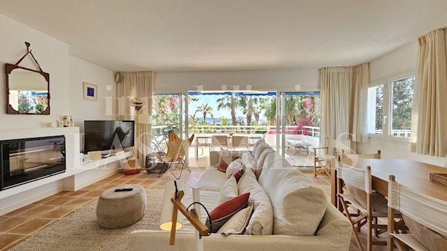 Ibiza Talamanca - Charmante maison rénovée dans un endroit splendide avec une vue magnifique à vendre Ibiza Talamanca - Charmante maison rénovée dans un endroit splendide avec une vue magnifique à vendre