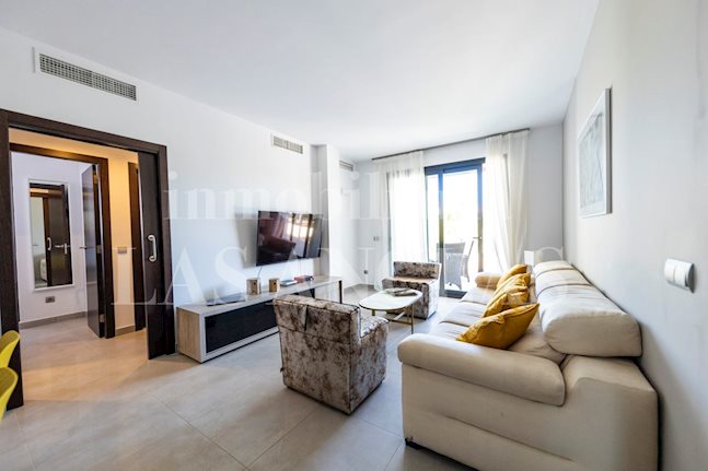 Ibiza Jesús - Centrally located modern flat with two parking spaces and lift to buy