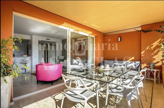 Ibiza near golf course - Renovated flat in elegant residence with communal pool and gymnasium for sale