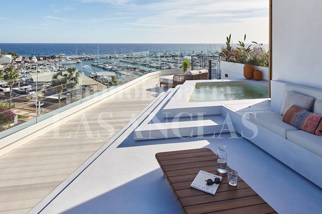 Ibiza Santa Eulalia - Luxurious, brand-new penthouse on the seafront promenade for sale