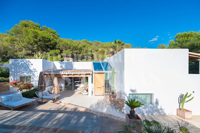 Ibiza Sant Josep (圣何塞) - 坐落于美丽海滩附近、采光极佳且经过时尚翻新的别墅 待售