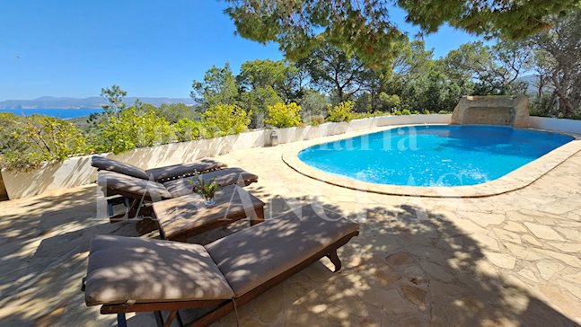 Ibiza Cala Conta - Romántica casa en ubicación elevada con preciosas vistas al mar y al atardecer en venta