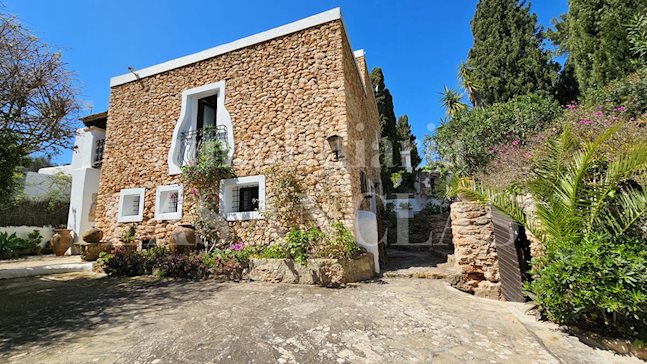 Ibiza San José - Beautiful renovated historic finca surrounded by lush gardens to buy