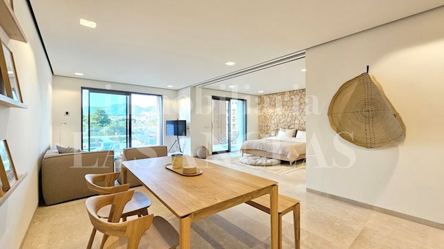 Ibiza Playa d'en Bossa - Luxurious new flat in emblematic building walking distance to the beach for sale