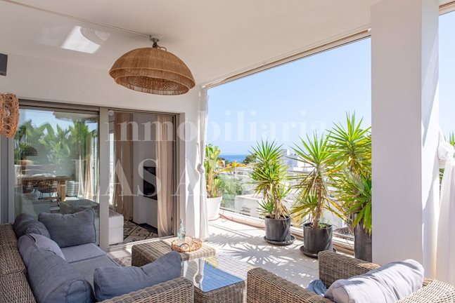 Ibiza Talamanca - Appartamento elegante con ampia terrazza e vista a sud in vendita