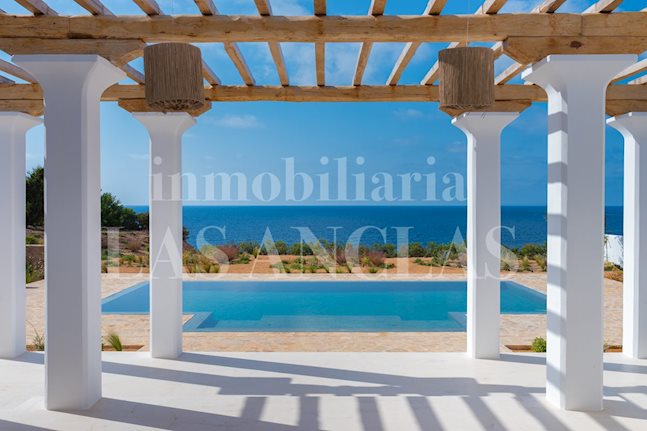 Ibiza San Carlos - Prachtige villa in aanbouw met Blakstad project aan zee te koop