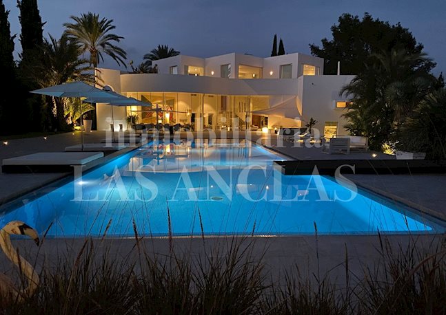 Ibiza Santa Gertrudis - Mansão de luxo moderna com 22 m de piscina rodeada por um jardim exuberante para venda