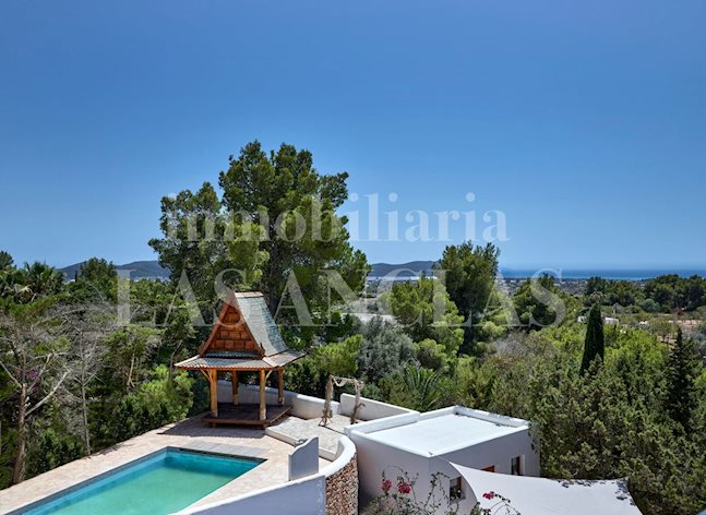 Ibiza San José - Villa mit mediterranem Charme, vielen Entspannungsbereichen und Meerblick im Verkauf