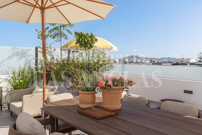 Ibiza Jesús - 一处精致的顶层公寓，配有私人屋顶露台，可俯瞰老城区美景 待售