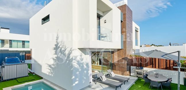 Ibiza Talamanca - Modern semi-detached house with private pool in excellent location to buy