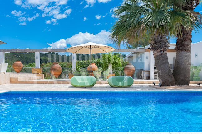 Ibiza San José - Casa ristrutturata con ampio spazio per gli ospiti e per la vita all’aperto in vendita