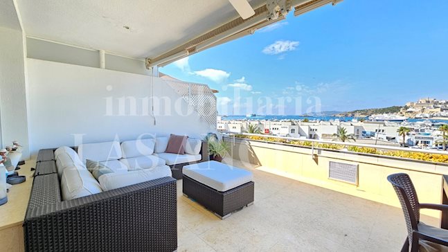 Ibiza Marina Botafoch - ¡1. línea de puerto! Distinguido piso con inigualables vistas al casco antiguo y mar en venta