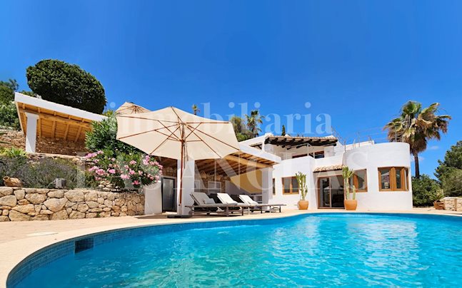 Ibiza between Ibiza & Sta. Eulalia - Beautiful newly renovated villa with lots of charm in a quiet location and distant sea view for sale