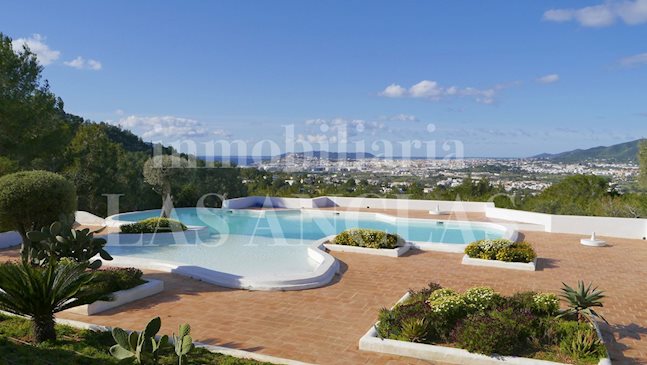 Ibiza Jesús - Vermietungslizenz! Ebenerdiges Luxusanwesen mit traumhaftem Blick im Verkauf