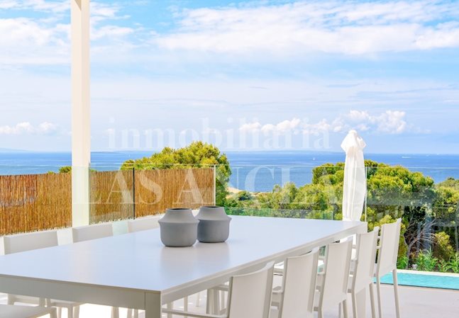 Ibiza Talamanca - Moradia moderna e elegante com elevador e vistas deslumbrantes para o mar para venda