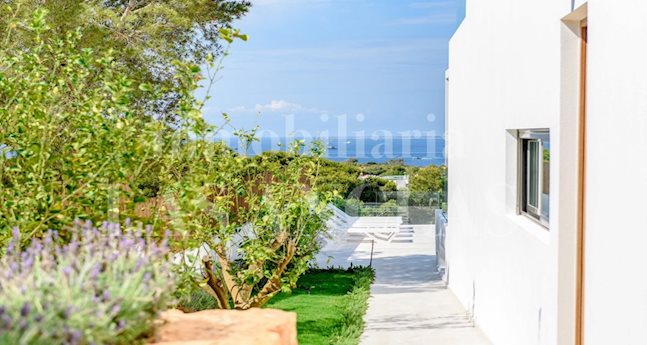 Ibiza Talamanca - Elegante villa moderna con ascensore e splendida vista sul mare in vendita