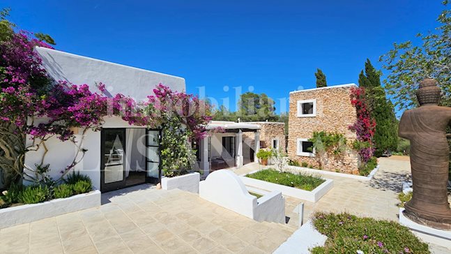 Ibiza Santa Eulalia - Tourist license! Stately finca with guest annexe in idyllic location to buy
