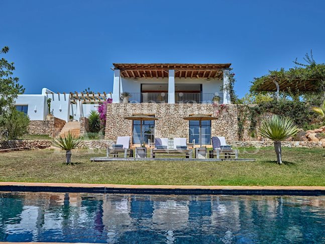 Ibiza Santa Gertrudis - Enchanting Blakstad finca with beautiful views to the green up to the sea and Dalt Vila to buy