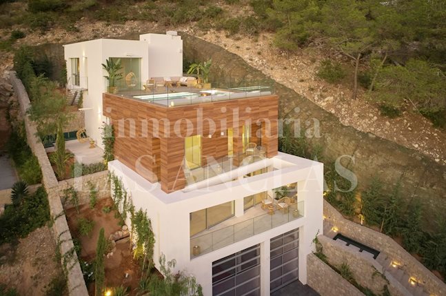 Ibiza Costa Est - Moderna villa di lusso con ascensore e arredi di alta qualità in vendita