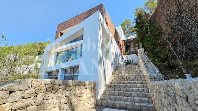 Ibiza Costa Est - Moderna villa di lusso con ascensore e arredi di alta qualità in vendita